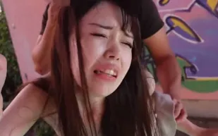 FC2PPV-3680908 在鬼屋般的廢棄場所秘密實施強行作案的計劃