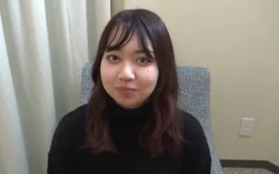FC2PPV-2779580 裝作嚴肅其實是個淫蕩的女孩