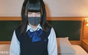 FC2PPV-2140682 第一次體驗黑髮少女的陰道