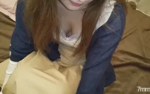 FC2PPV-1216383 年輕貌美的人妻為了逃避還款而失蹤