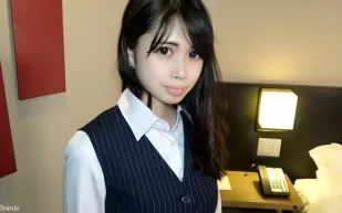 FC2PPV-2651885 稅務所的長腿美女