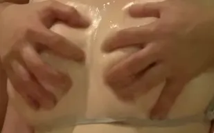 FC2PPV-1159803 在比基尼上穿著奈何派的巨乳主觀乳液中著滑