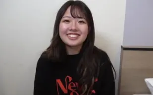 FC2PPV-3202067 豐滿海報女郎