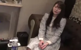 FC2PPV-3254573 擁有美麗粉嫩小穴的女大學生
