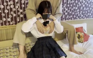 FC2PPV-3249707 會把雞巴含在嘴裡的淫蕩少女