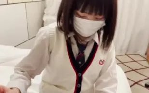 FC2PPV-4598225 嬌小小惡魔一插入就變身成欲女