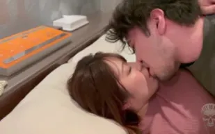 FC2PPV-4718889 和素顏超可愛的人妻成為炮友