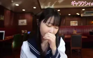 FC2PPV-4548474 陽光般的笑容和超讚的關西腔