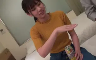 FC2PPV-4584518 她的第一次高潮潮吹3P中出全紀錄