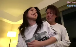 FC2PPV-4880334 路人偷拍我在車站跳舞的活力可愛女孩竟然是知名TikTok網紅