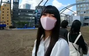 FC2PPV-3274693 十八歲處女首嘗車內亂交慘射失身