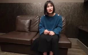 FC2PPV-4545556 純真少女初次被中出