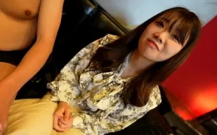 FC2PPV-4921922 初次羞澀少女首嘗無套狂插射爆