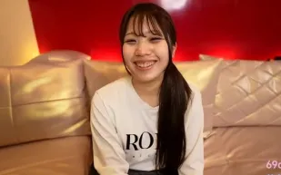 FC2PPV-4901019 十八素人美白萌妹首嘗中出滿意淪
