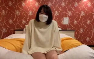 FC2PPV-4532726 H杯女大學生20歲揉捏敏感巨乳的同時用生雞巴讓她高潮中出
