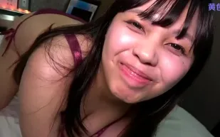 FC2PPV-4939396 十八歲巨乳少女羞澀被操高潮痙攣