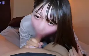 FC2PPV-4949746 豐滿杯翹臀美少女初試大噴失身