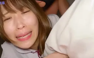 FC2PPV-3246516 十八歲處女破格首獻全臉實拍