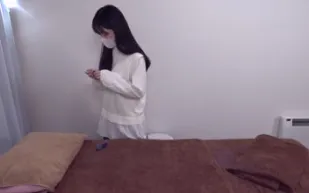FC2PPV-4688103 黑長髮絲滑美肌極品美女登場