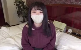 FC2PPV-4484038 白皙清純短大生20歲