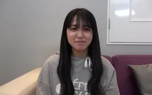 FC2PPV-4692690 擅長撒嬌迷惑年長男人的少女將大量精液注入敏感的身體