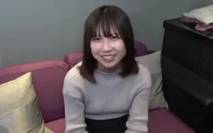 FC2PPV-4465742 有點樸素認真女孩あゆみ醬長美腿健康圓臀