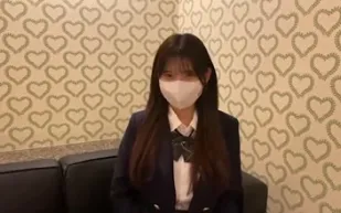 FC2PPV-4408831 啦啦隊女孩人生初生中出