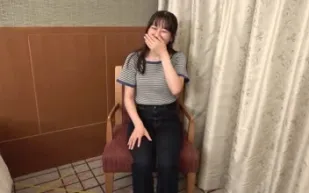 FC2PPV-4106665 教師志望的美白纖細清純美女