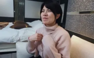 FC2PPV-4288477 巨乳短髮