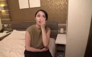 FC2PPV-4118598 美麗的妻子擁有迷人的身材和強烈的性感