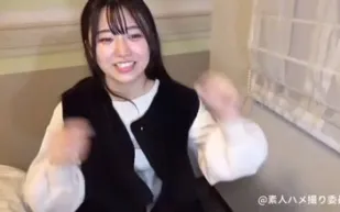 FC2PPV-3798312 胸部豐滿的高中女生進行認真的高潮性愛