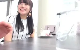 FC2PPV-3718790 溫室裡長大的女大學生