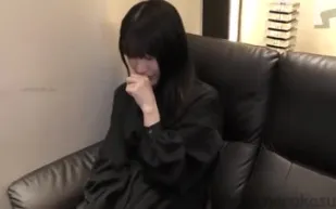 FC2PPV-3290870 時尚的女大學生因無法支付學費而努力維持生計