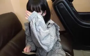 FC2PPV-3314018 大量的精液從她那未經修剪的陰戶裡噴湧而出