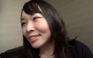 FC2PPV-3262515 豐滿的單身母親撫養著一個兩歲的兒子