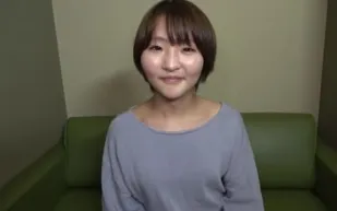 FC2PPV-3262496 眼神透明的短髮少女