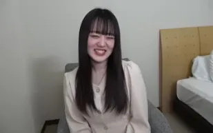 FC2PPV-3239447 美麗純潔的黑髮女孩