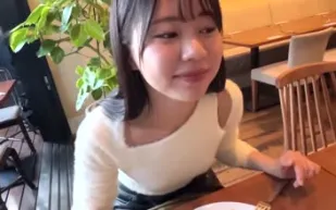FC2PPV-4759589 身材超纖細小胸美臀的女孩