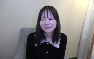 FC2PPV-3170088 和黑髮乾淨的知名企業千金一起玩