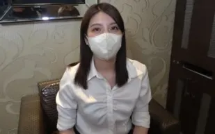 FC2PPV-3080110 身材苗條的大眼睛職場女性