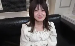 FC2PPV-3076063 美麗的白皙蜜桃臀職業女孩