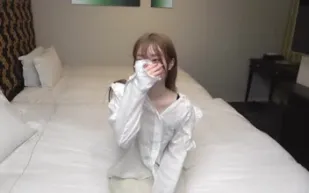 FC2PPV-3038578 白晳美麗的網紅女孩