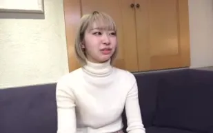FC2PPV-3050457 胸部嬌小的金髮女郎