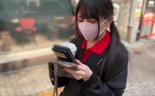 FC2PPV-2934595 東京遊戲中心打工的偶像臉女大學生