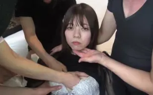 FC2PPV-2933435 擁有四份一日本血統的纖細黑髮美少女