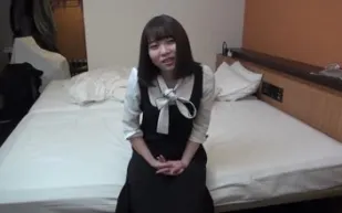 FC2PPV-2926356 白皙苗條美女