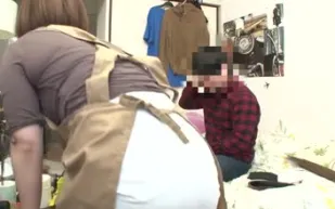 FC2PPV-4584542 神級捕獲天然彈嫩白皙美乳人妻