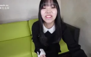 FC2PPV-4687414 仍在長高的女孩