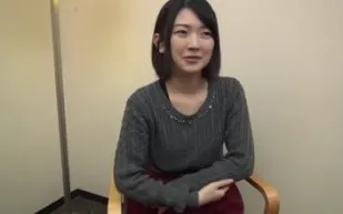 FC2PPV-1952142 幾乎透明純潔美麗的私處處女膜依然完好無損