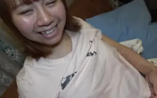 FC2PPV-4706284 在居酒屋搭訕的F罩杯乾洗店招牌女郎